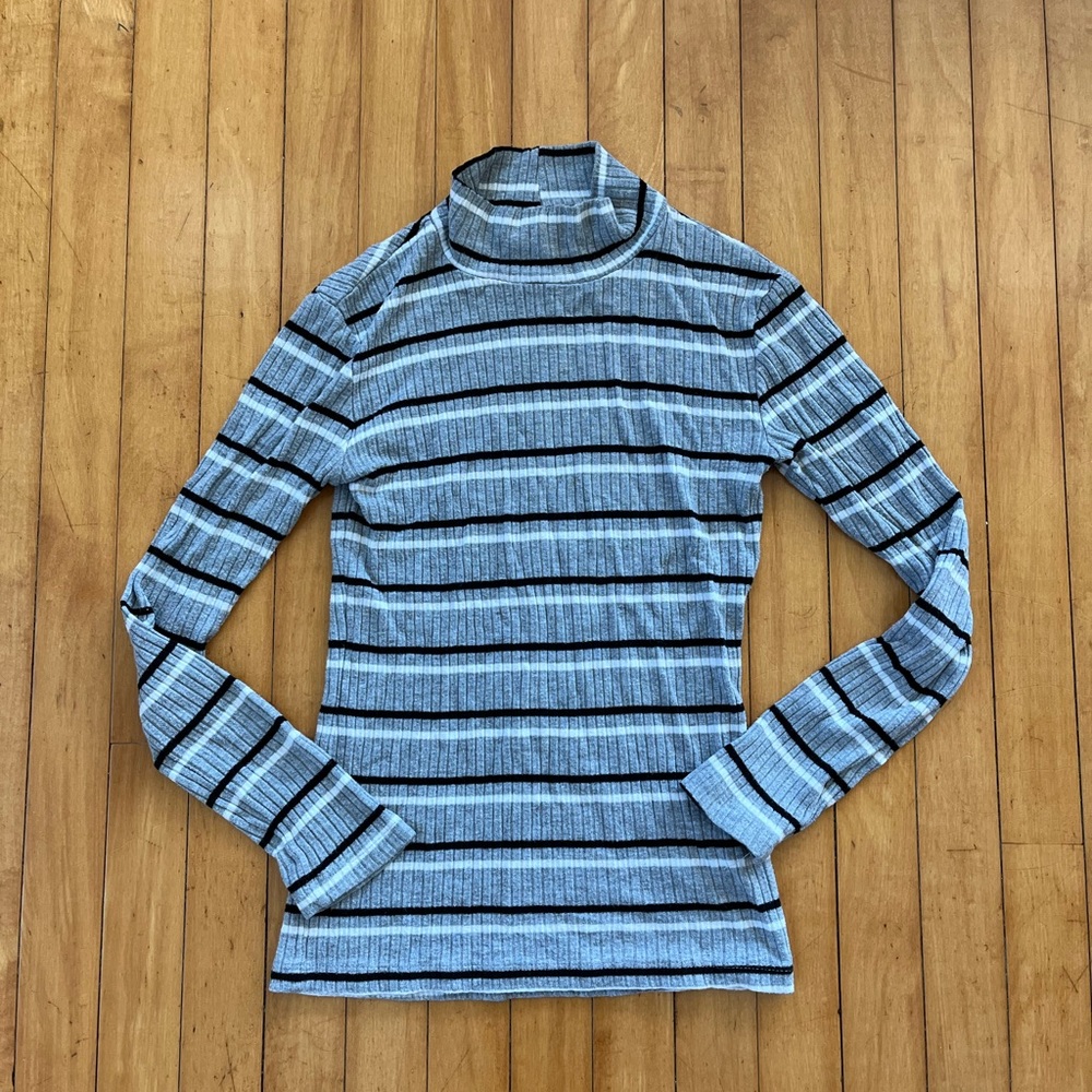 Frame 70s grey/white/black striped mock neck